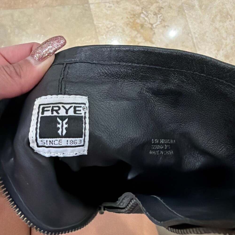 SALE❤️ Frye Patty Artisan Zip Black Leather Block Heel Ankle Booties - Picture 9 of 10